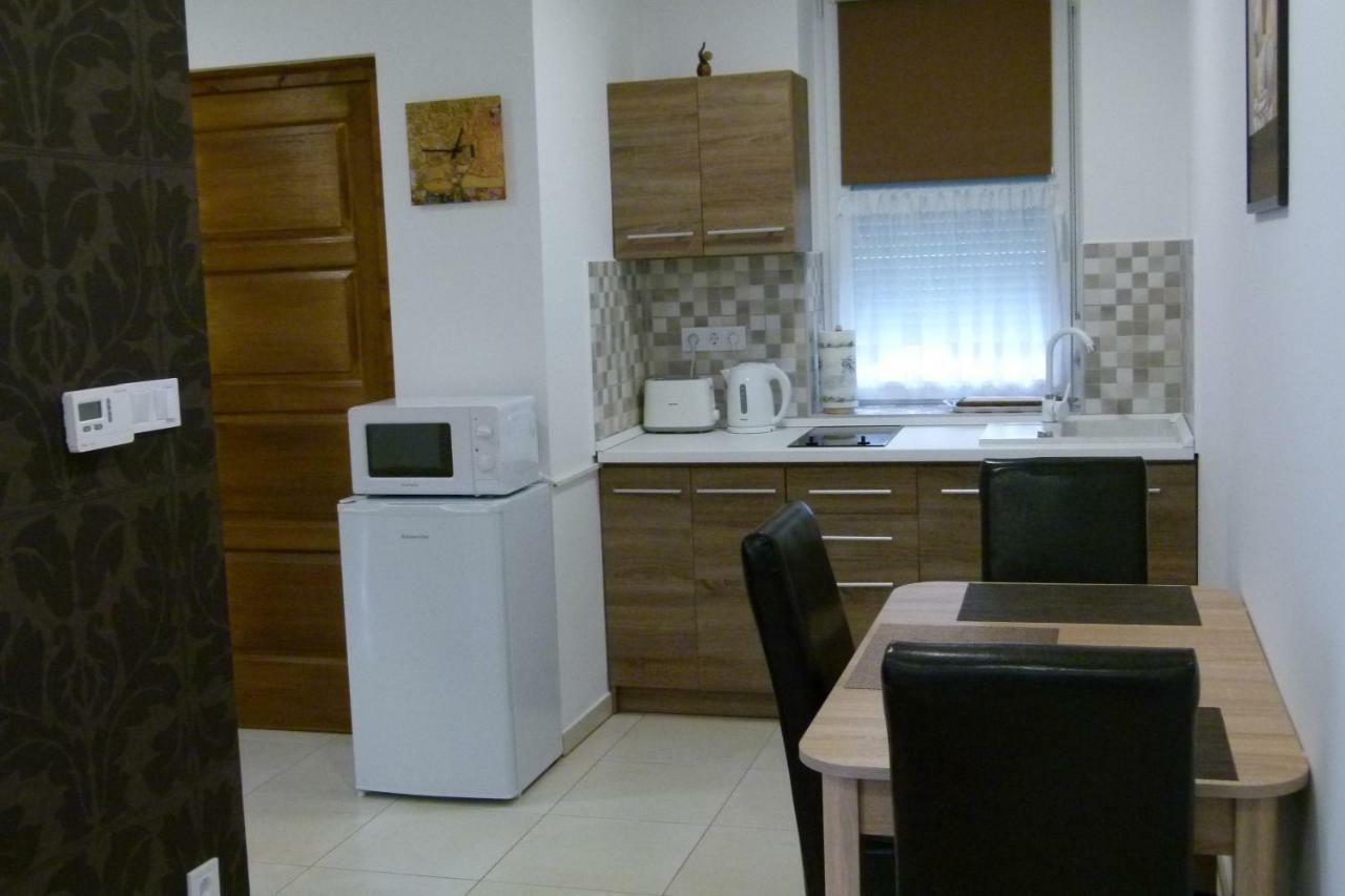 Wolf House Apartman Zalaegerszeg Exteriör bild