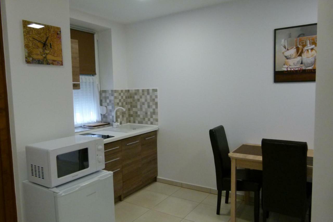 Wolf House Apartman Zalaegerszeg Exteriör bild