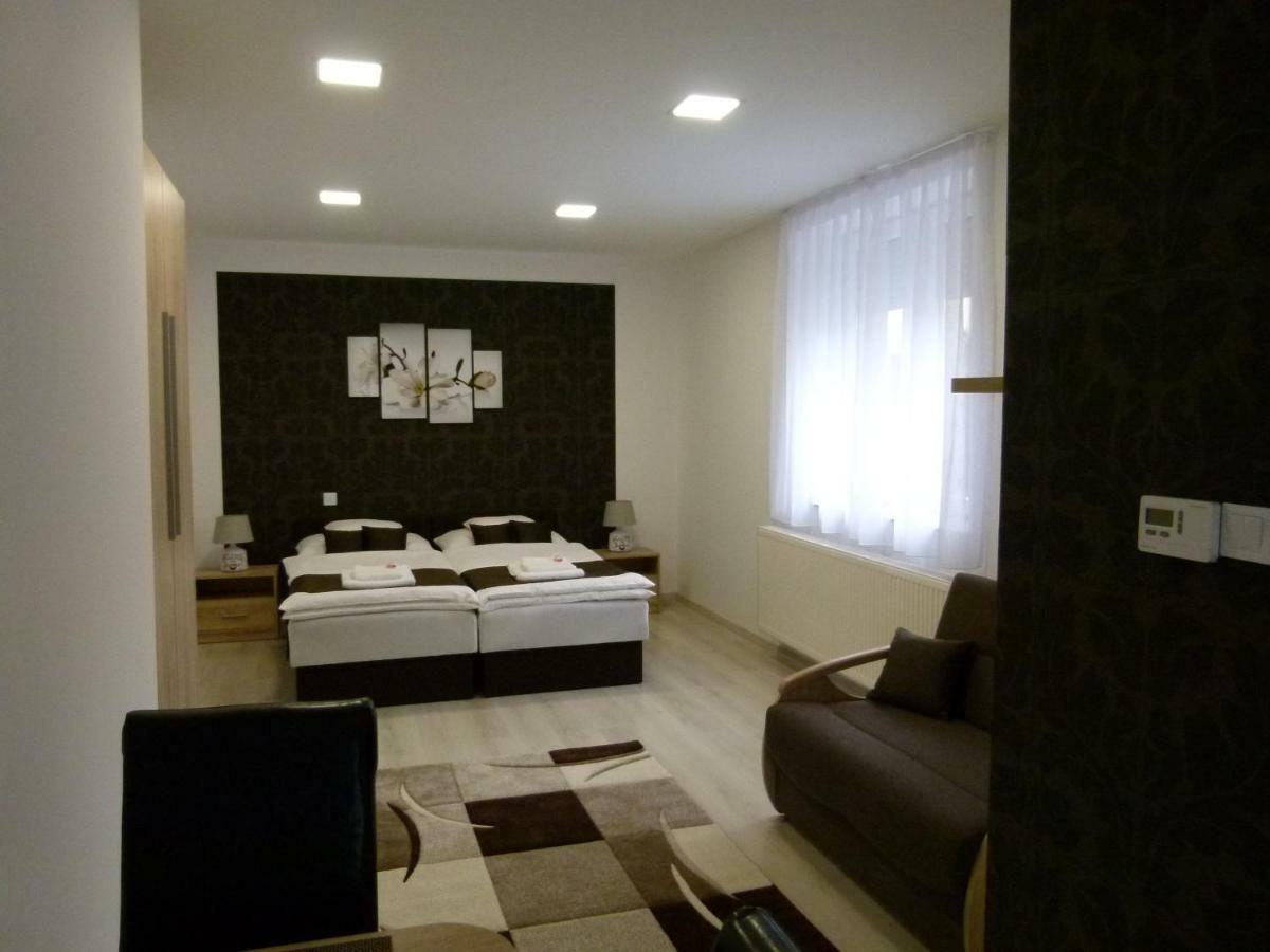 Wolf House Apartman Zalaegerszeg Exteriör bild