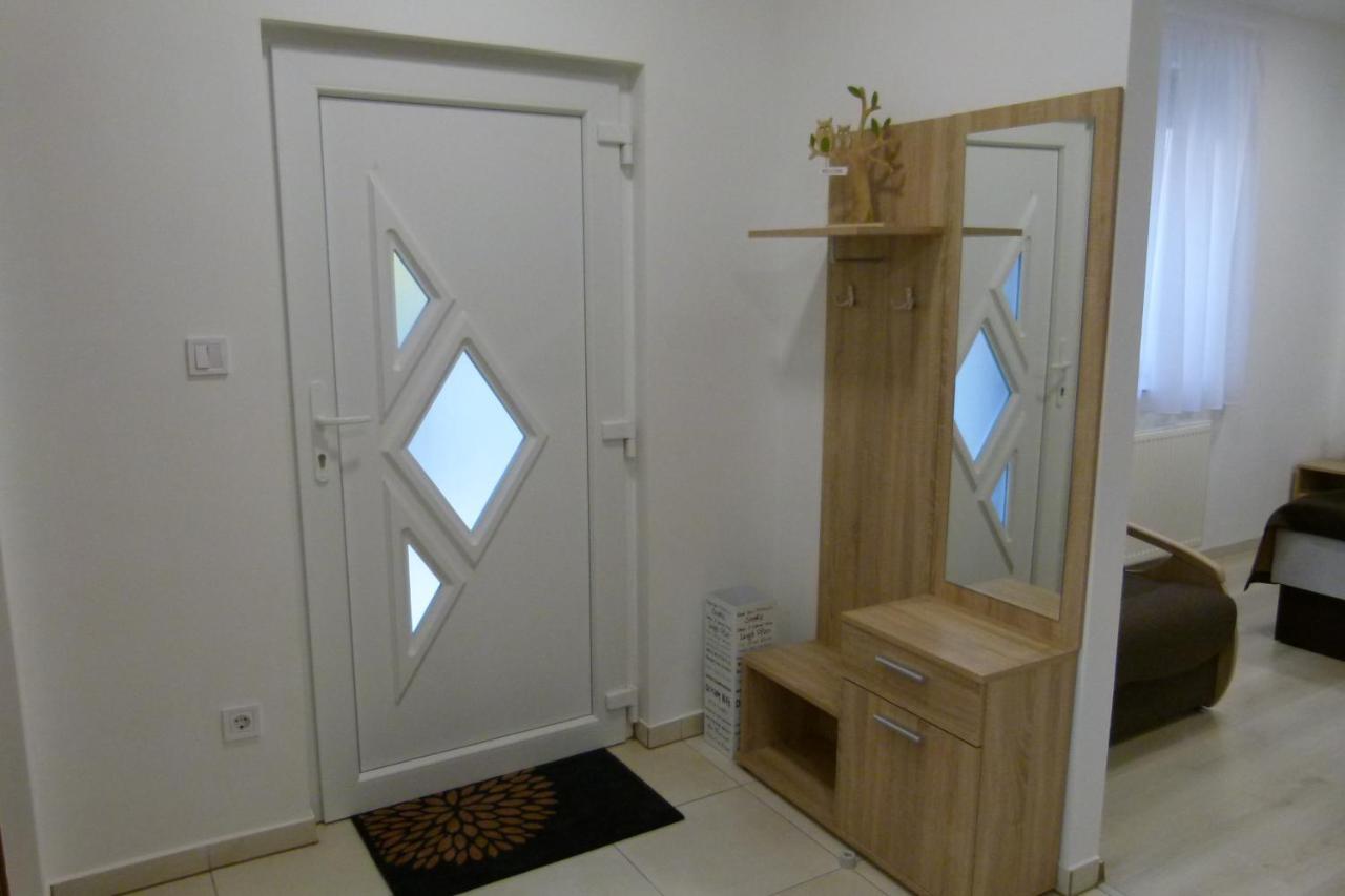 Wolf House Apartman Zalaegerszeg Exteriör bild