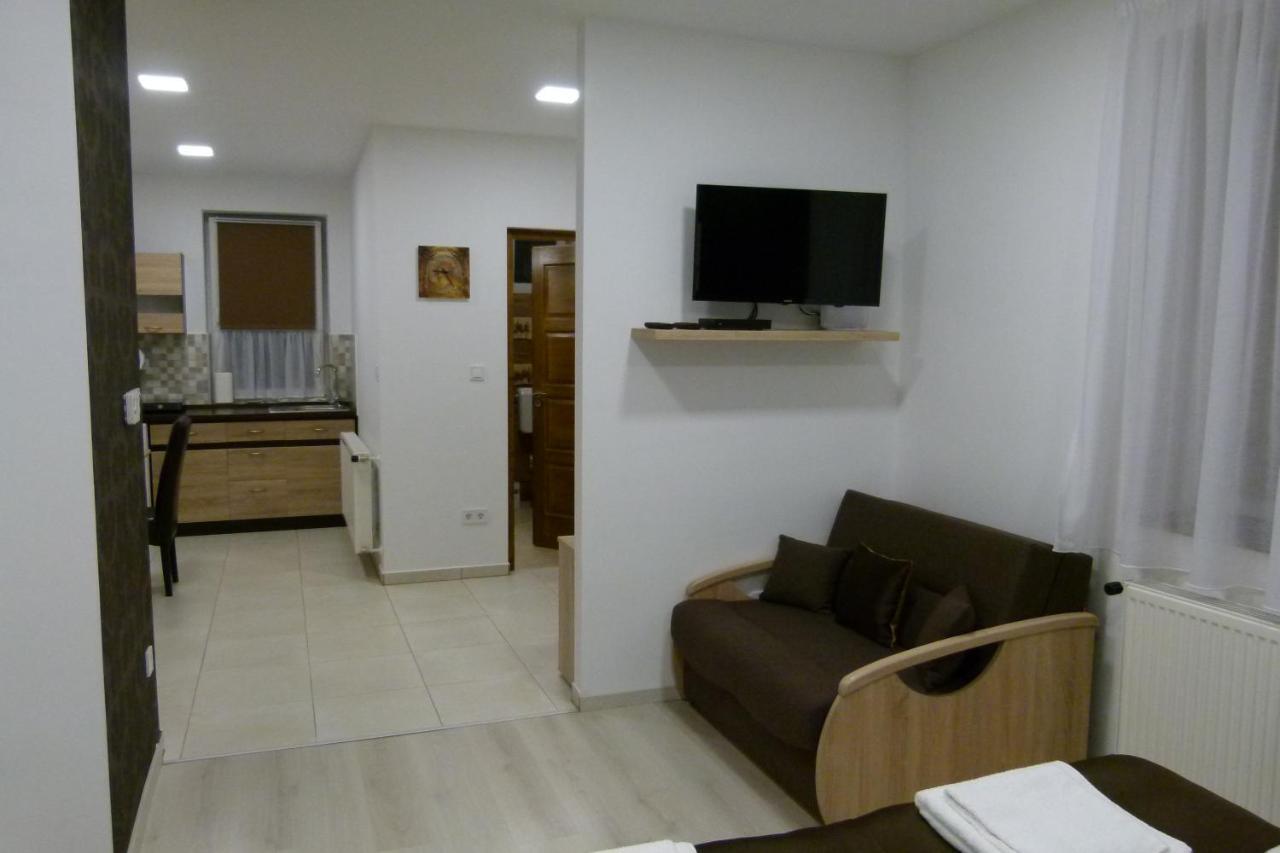 Wolf House Apartman Zalaegerszeg Exteriör bild