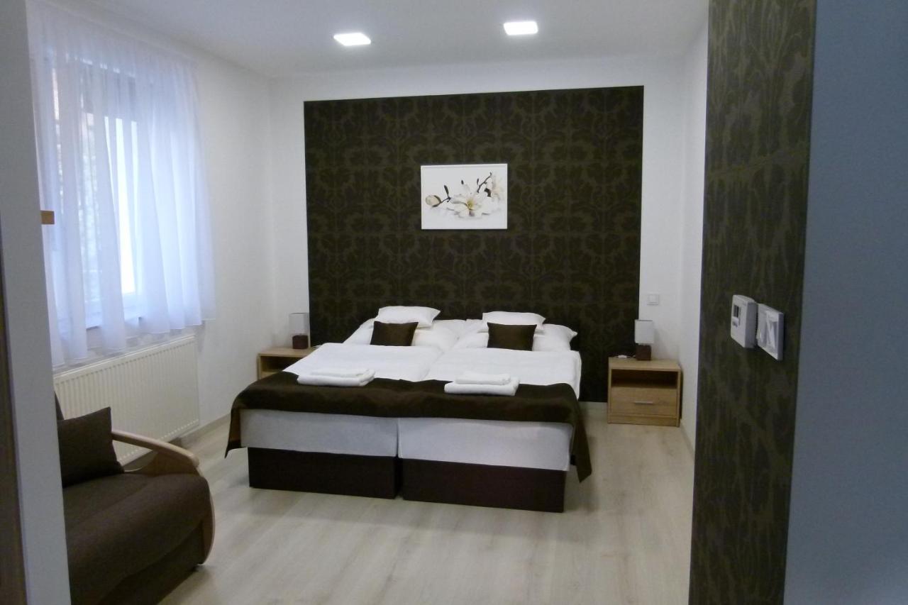 Wolf House Apartman Zalaegerszeg Exteriör bild