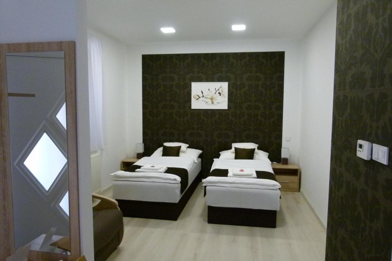 Wolf House Apartman Zalaegerszeg Exteriör bild